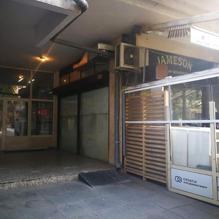 Brick Apartment On Macedonia Pedestrian Street スコピエ エクステリア 写真