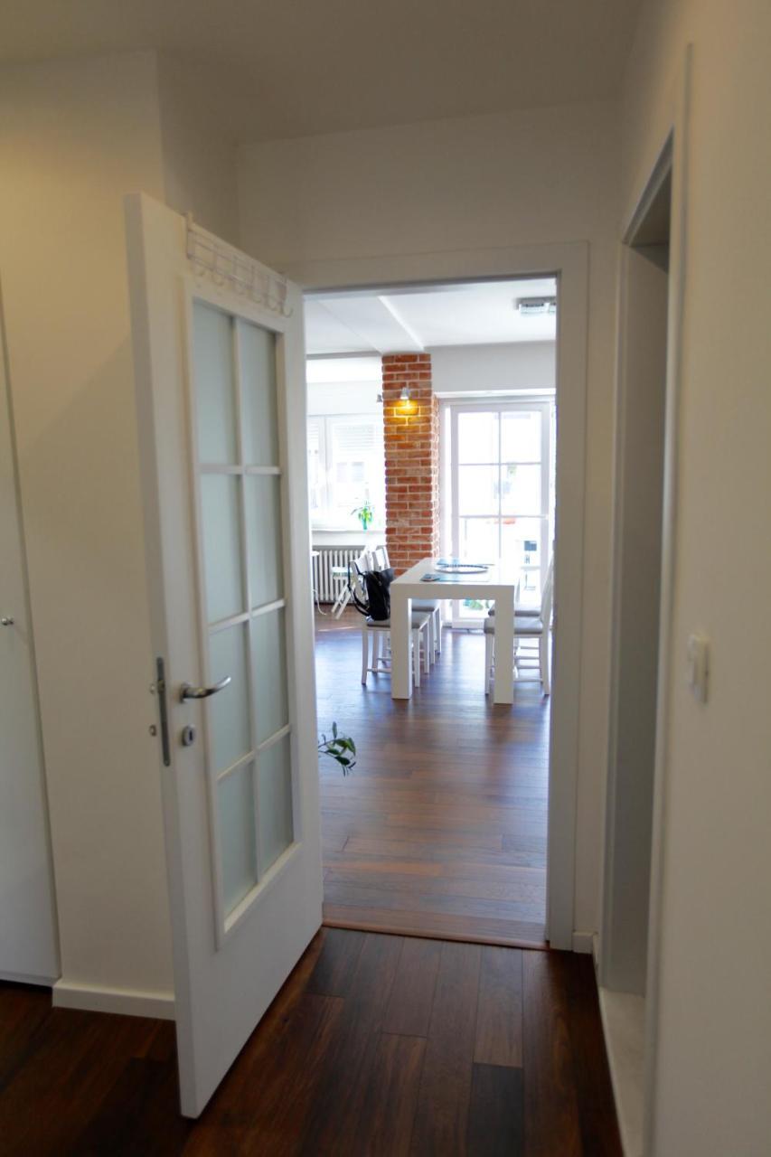 Brick Apartment On Macedonia Pedestrian Street スコピエ エクステリア 写真